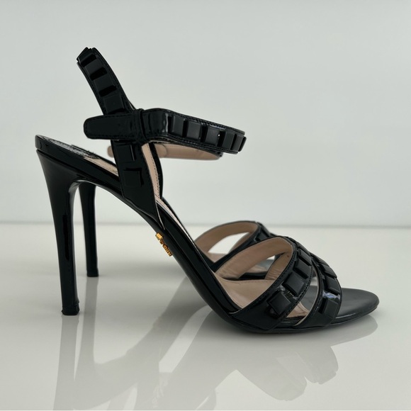 PRADA BLACK PATENT SANDALS SIZE IT 37.5 / US 7.5 - Picture 5 of 16